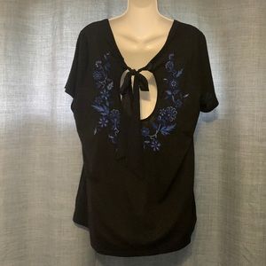 Ladies size 14-16 Blouse by Lane Bryant Black with Keyhole back and Detailing